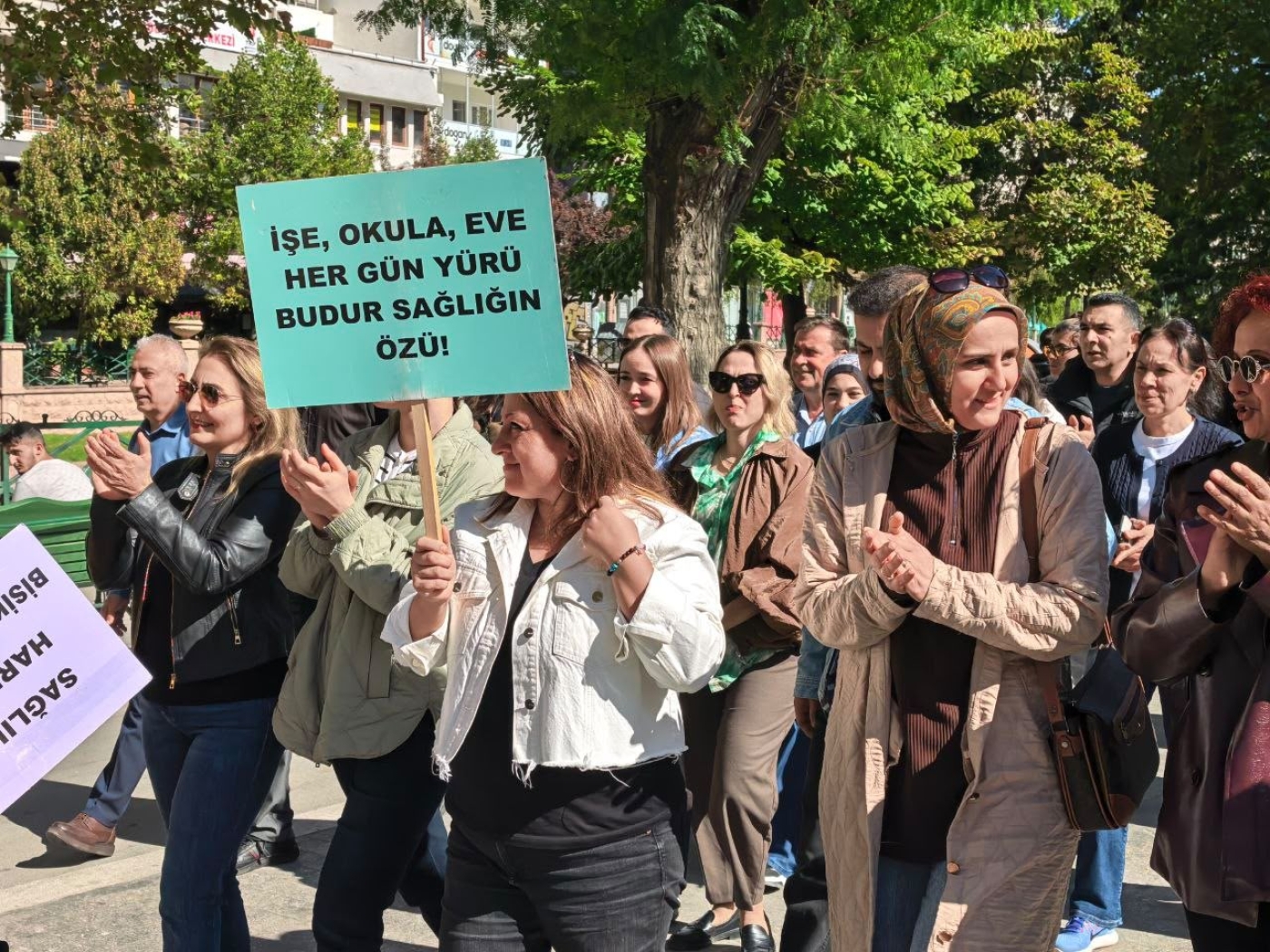 dünya yürüyüş-i6ac3a51c52c54.jpg